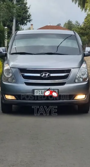Photo - Hyundai Starex 2015 Silver