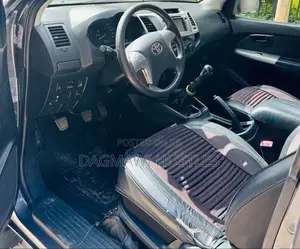 Toyota Hilux 2014 Gray