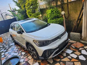 Photo - New Volkswagen ID.6 2024 White