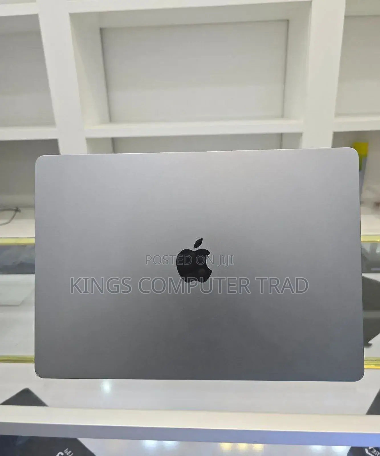 New Laptop Apple MacBook Air 2022 M2 8GB Apple M2 SSD 256GB
