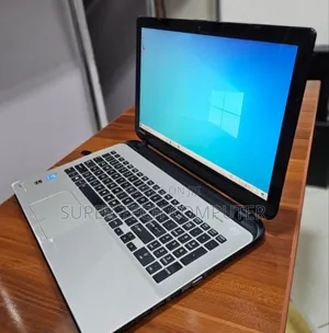 Laptop Toshiba Satellite L555 4GB Intel Core I5 HDD 500GB