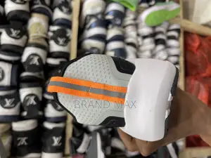 Nike Air Zoom Sneakers Very Good Quality Shoe