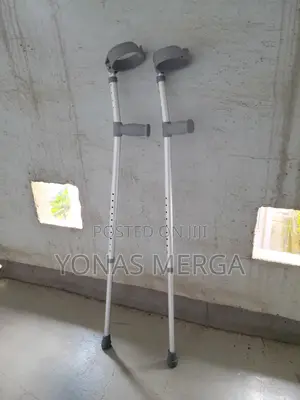 Photo - Elbow Crutches፬⎡⎤Crutches፹-Crutches፱₫Cranch፷₺Crunch፯[}Kranch