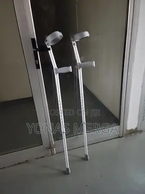 Photo - 2pair Elbow Crutches፳፤Crutches፺௹Crutches፱≠Crutches፼7kranch