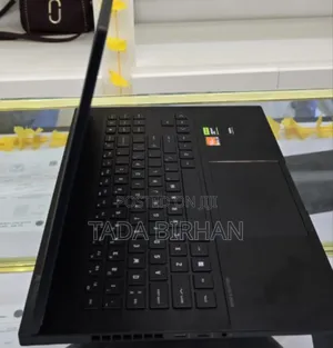 New Laptop HP Omen 17t 16GB AMD Ryzen 7 SSD 512GB