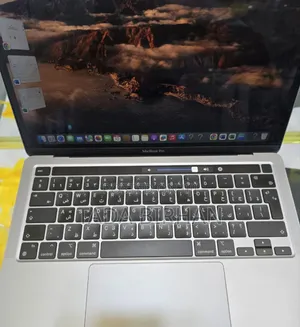 New Laptop Apple MacBook Pro 2019 8GB Intel Core I7 SSD 256GB