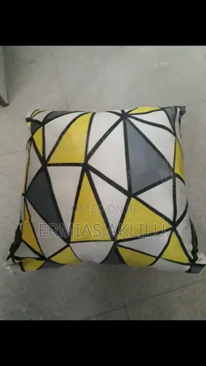 Complate Simple Pillowምቹ የሶፈ ትራሶች ልይ የቤት ዉበት