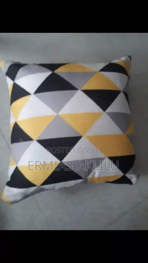 Complate Simple Pillowምቹ የሶፈ ትራሶች ልይ የቤት ዉበት