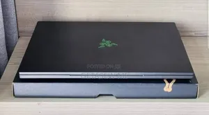 New Laptop Razer Blade 32GB Intel Core I9 SSD 2T