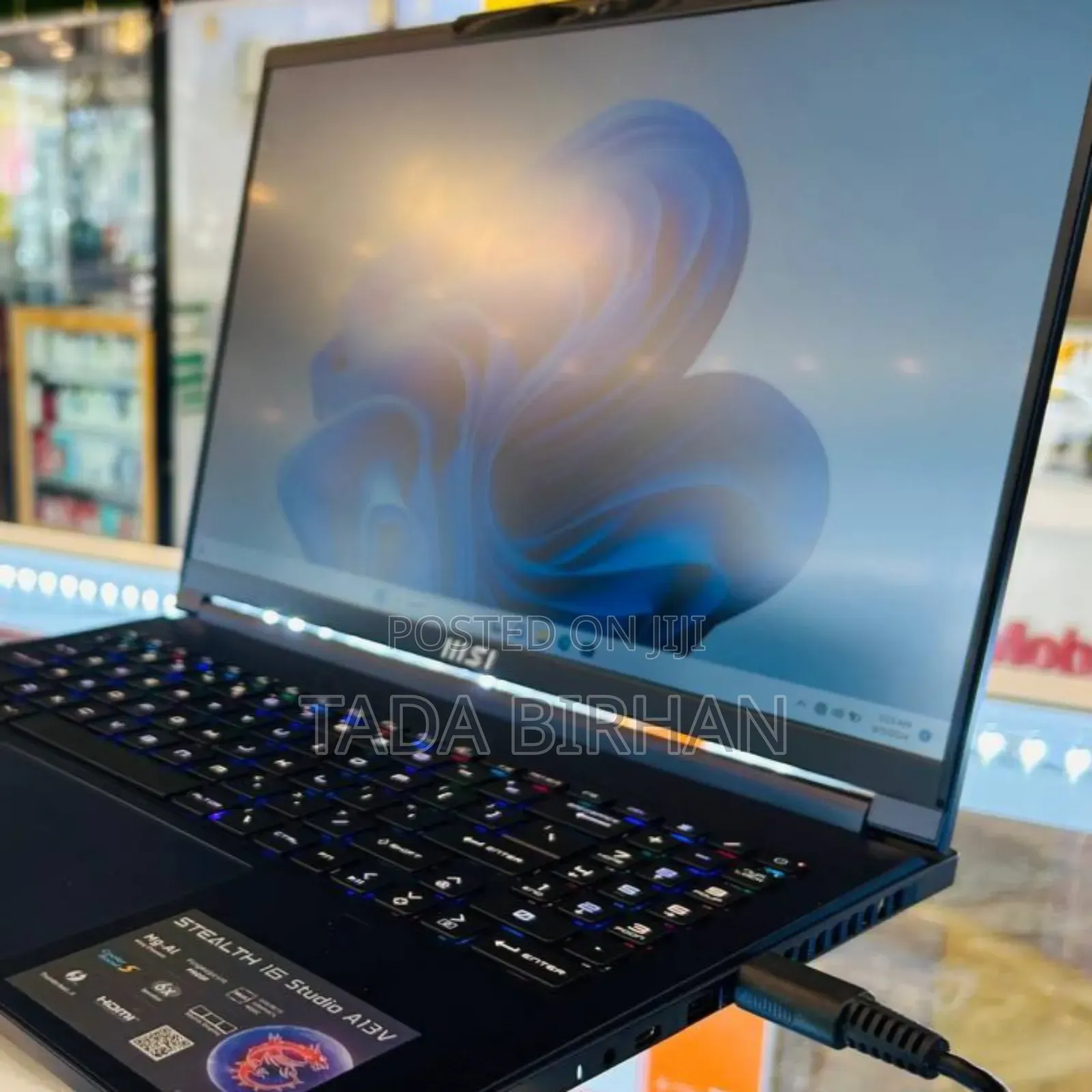 New Laptop MSI Stealth 17 Studio A13vi-012us 16GB Intel Core I7 SSD 1T