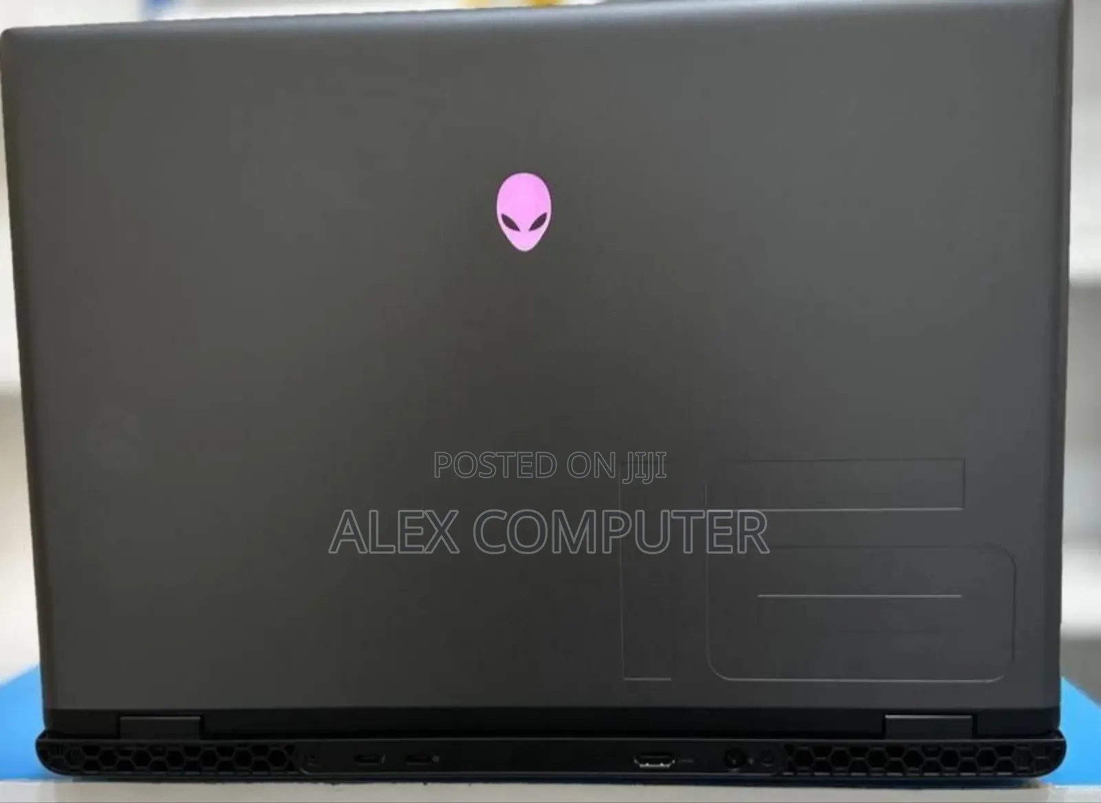 New Laptop Alienware M17x R2 16GB Intel Core I7 SSD 1T