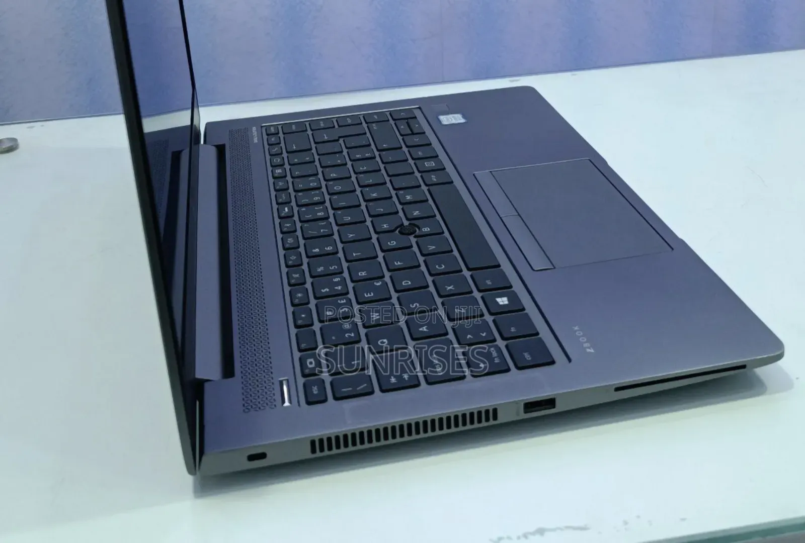 New Laptop HP ZBook Studio 8GB Intel Core I5 SSD 256GB