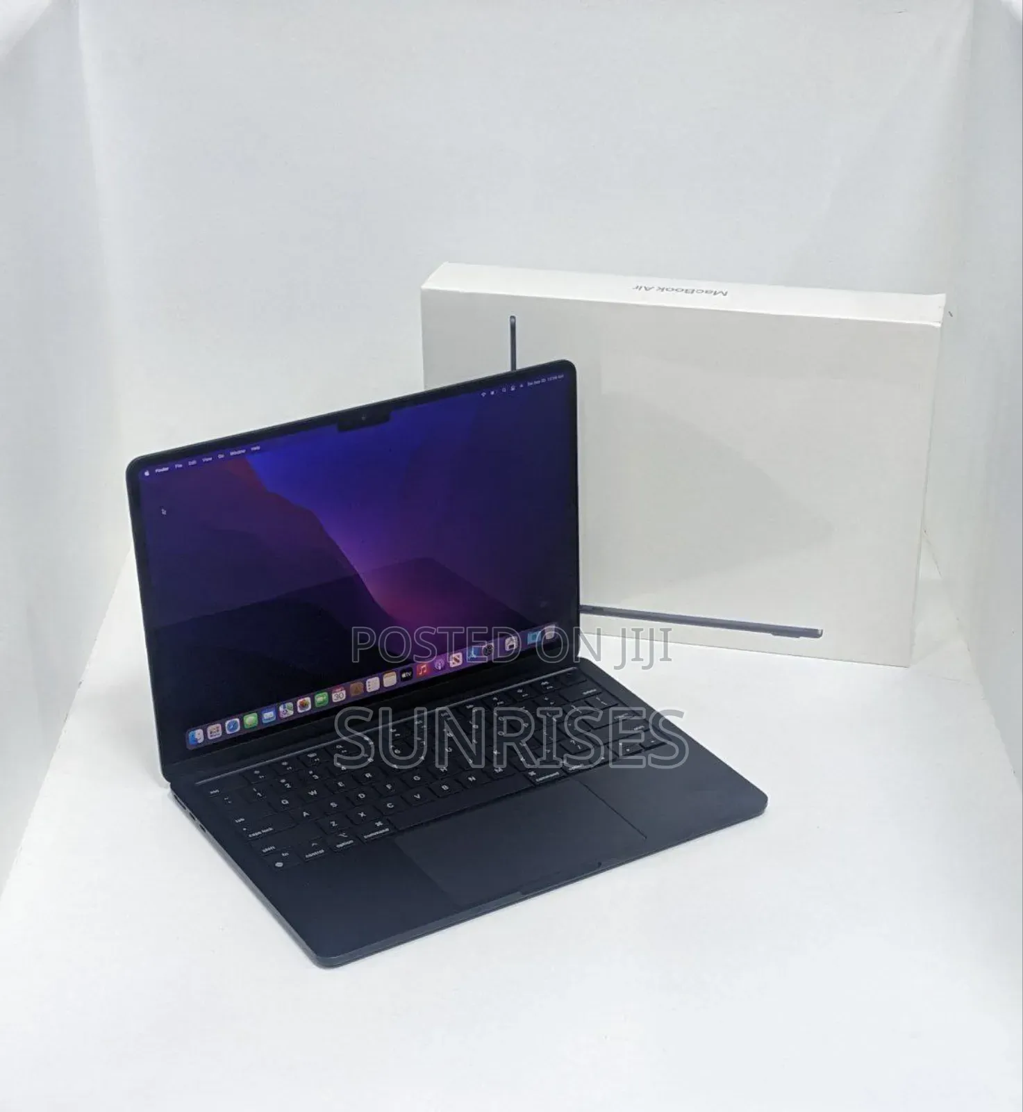 New Laptop Apple MacBook Air 2022 M2 8GB Apple M2 SSD 256GB