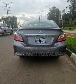 Mitsubishi Attrage 2021 Gray