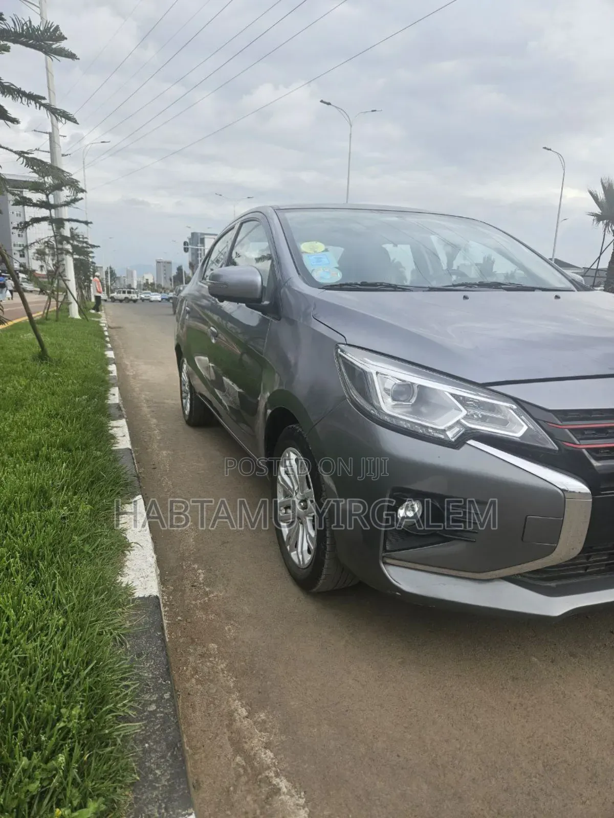 Mitsubishi Attrage 2021 Gray