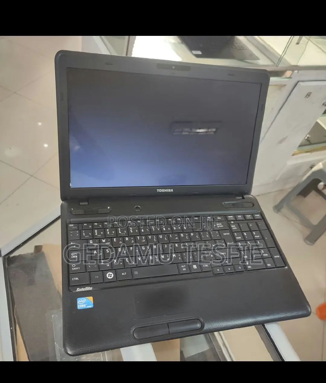 New Laptop Toshiba 4GB Intel Core i3 SSD 500GB