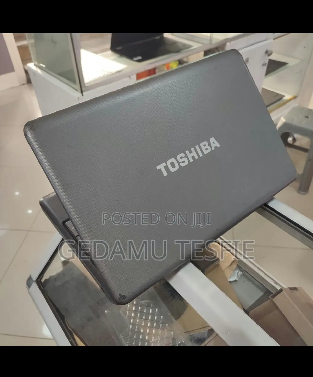 New Laptop Toshiba 4GB Intel Core i3 SSD 500GB