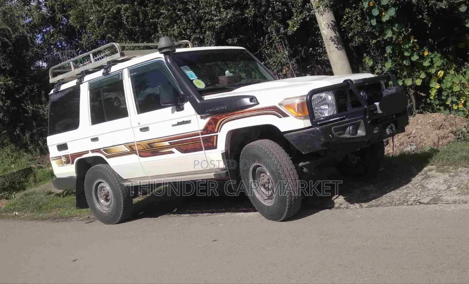 Toyota Land Cruiser 2017 White