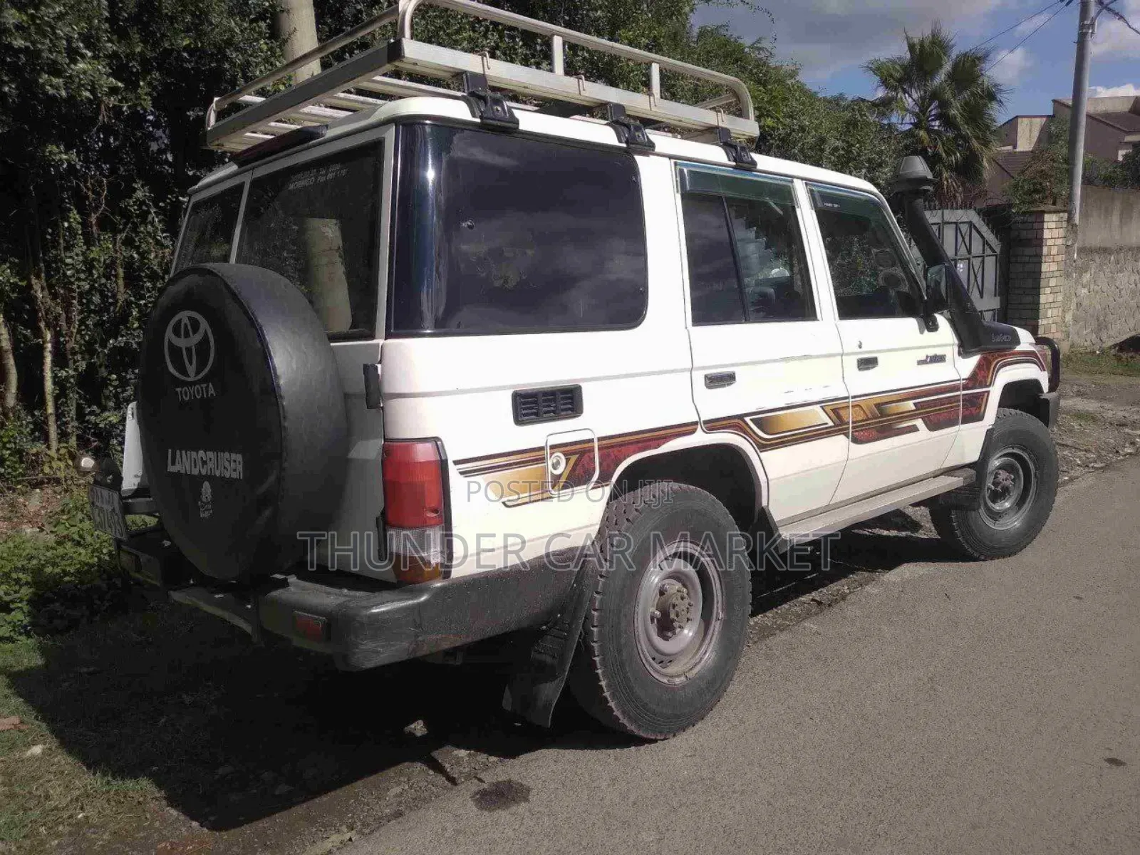 Toyota Land Cruiser 2017 White