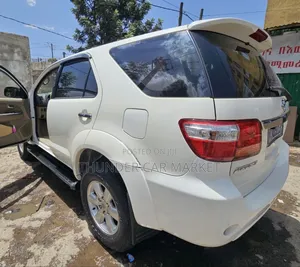 Toyota Fortuner 2011 White
