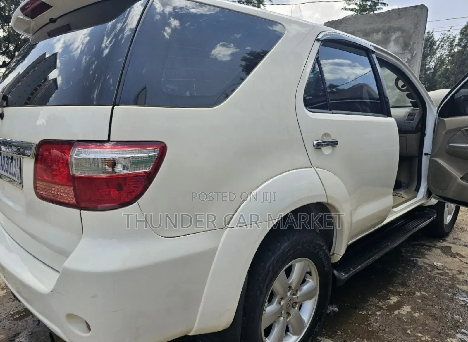 Toyota Fortuner 2011 White