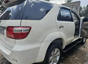 Toyota Fortuner 2011 White