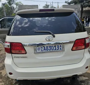 Toyota Fortuner 2011 White