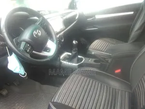 Toyota Hilux 2019 Silver