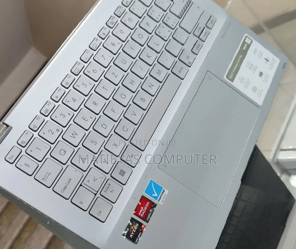 New Laptop Asus Vivobook 16 16GB AMD Ryzen 7 SSD 1T