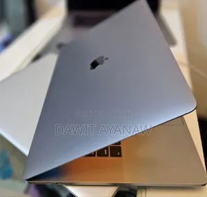 Photo - New Laptop Apple MacBook Pro 2019 32GB Intel Core I9 SSD 1T