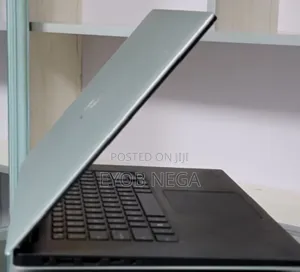 New Laptop Dell Precision 15 3520 32GB Intel Core I7 SSD 512GB