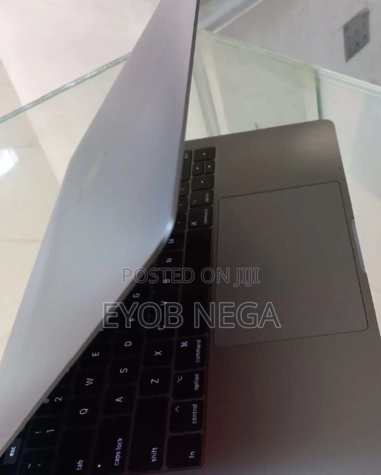 New Laptop Apple MacBook Pro 2017 8GB Intel Core I5 SSD 256GB