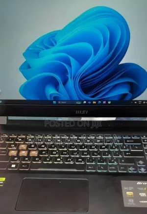 New Laptop MSI 16GB AMD Ryzen 7 SSD 512GB