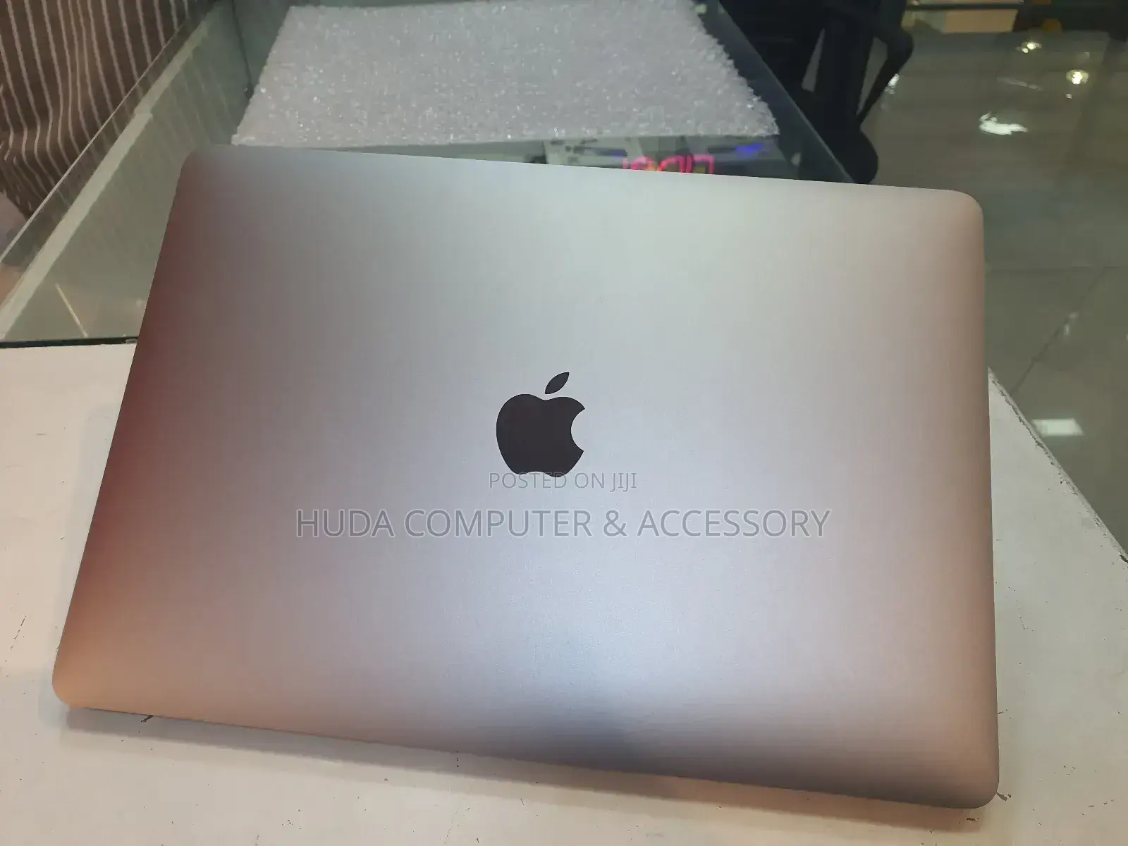 New Laptop Apple MacBook Pro 2022 M2 8GB Apple M2 SSD 256GB