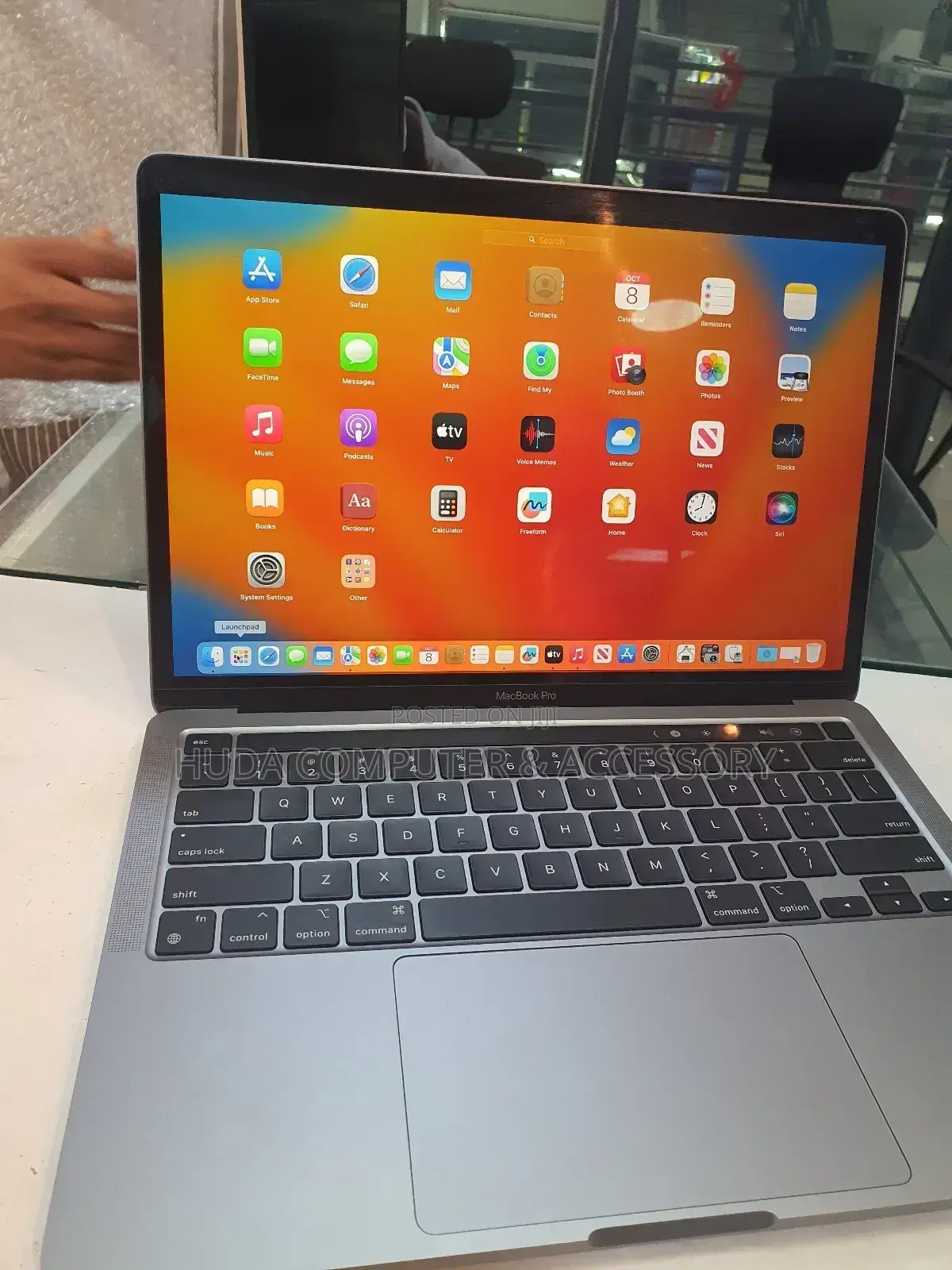 New Laptop Apple MacBook Pro 2022 M2 8GB Apple M2 SSD 256GB