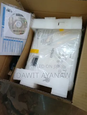 Epson EB-E10 Projector