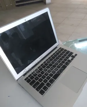 New Laptop Apple MacBook Air 2014 4GB Intel Core I5 SSD 128GB