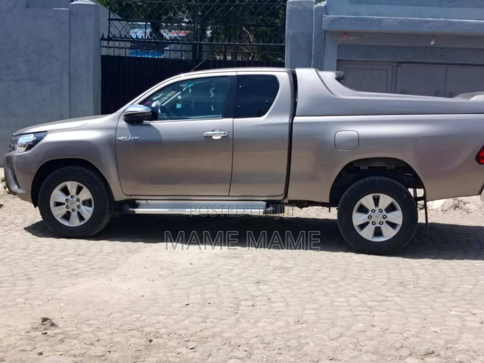 Toyota Hilux 2019 Gray