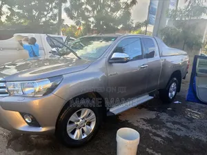 Toyota Hilux 2019 Gray