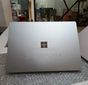 New Laptop Microsoft Surface 16GB Intel Core I7 SSD 512GB