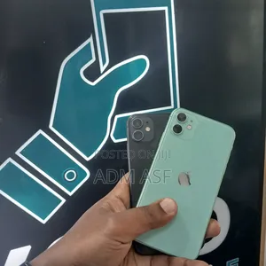 Photo - Apple iPhone 11 64 GB Black