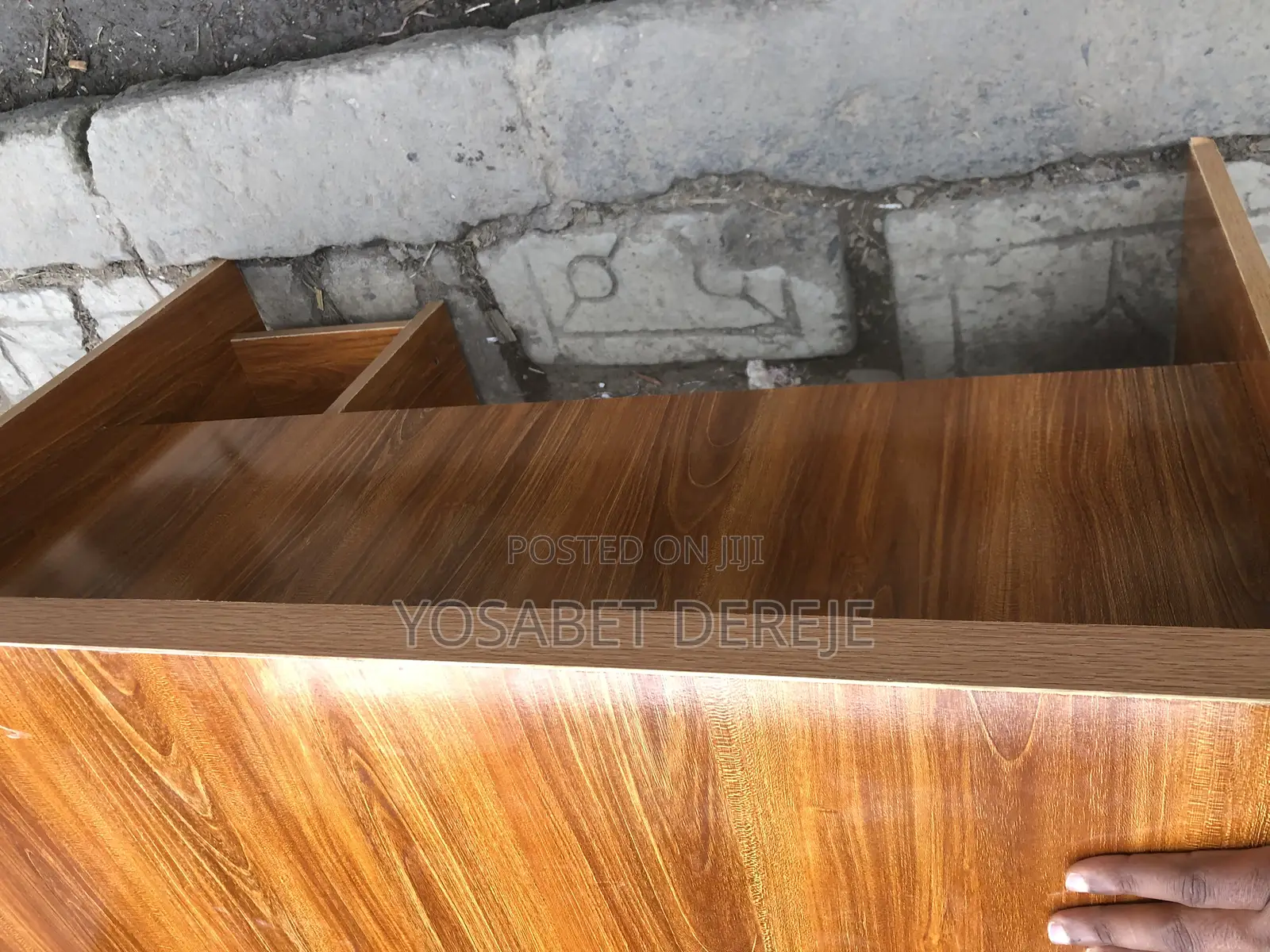 የቢሮ ጠረቤዛ Office Table