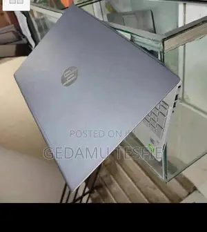 New Laptop HP Pavilion 10 8GB Intel Core i7 SSD 128GB