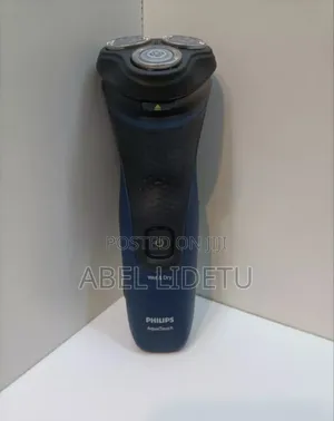 Wet and Dry Electric Shaver