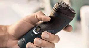 Wet and Dry Electric Shaver