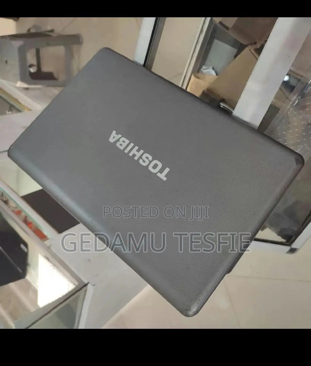 New Laptop Toshiba 4GB Intel Core i3 SSD 500GB