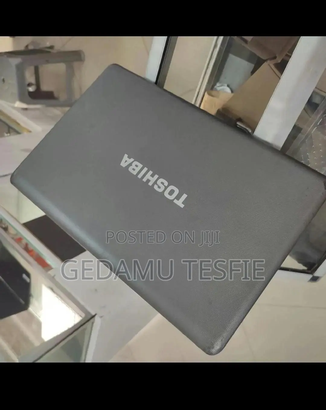 New Laptop Toshiba 4GB Intel Core i3 SSD 500GB