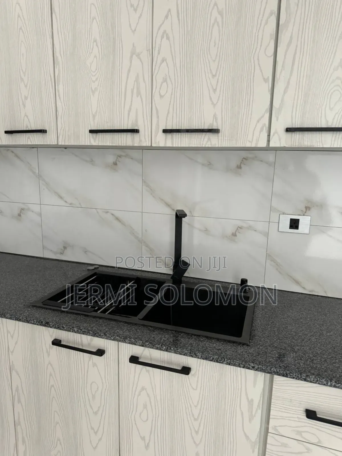 3bdrm Apartment in Yeka for sale