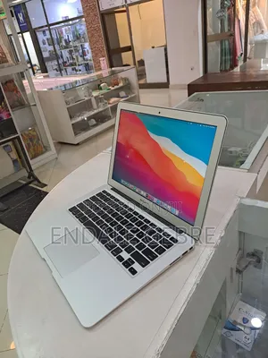 New Laptop Apple MacBook 2014 4GB Intel Core I5 SSD 128GB