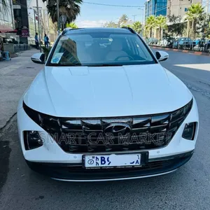 Photo - Hyundai Tucson 2021 White